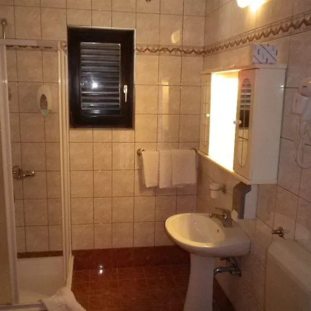 潘修齐克酒店 招待所 3*